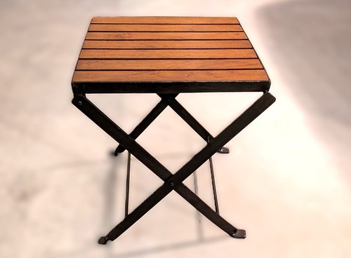 Antiker beistelltisch aus teak - antiker,