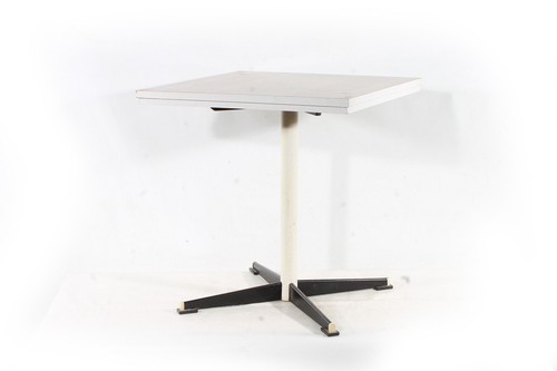 Kleiner alter tisch - kleiner,