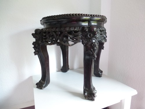 Asiatischer beistelltisch mit - beistelltisch,